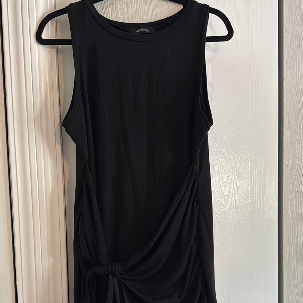 Chic Black Mini Dress with Sleek Design